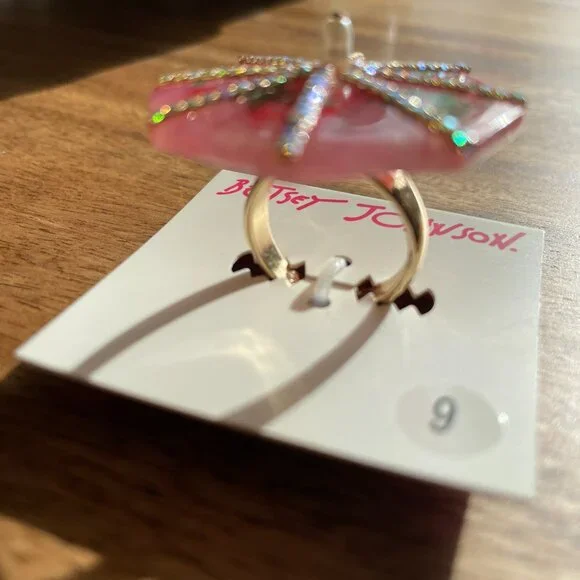 Betsey Johnson® Island Umbrella Ring Size 9 - Picture 4 of 4